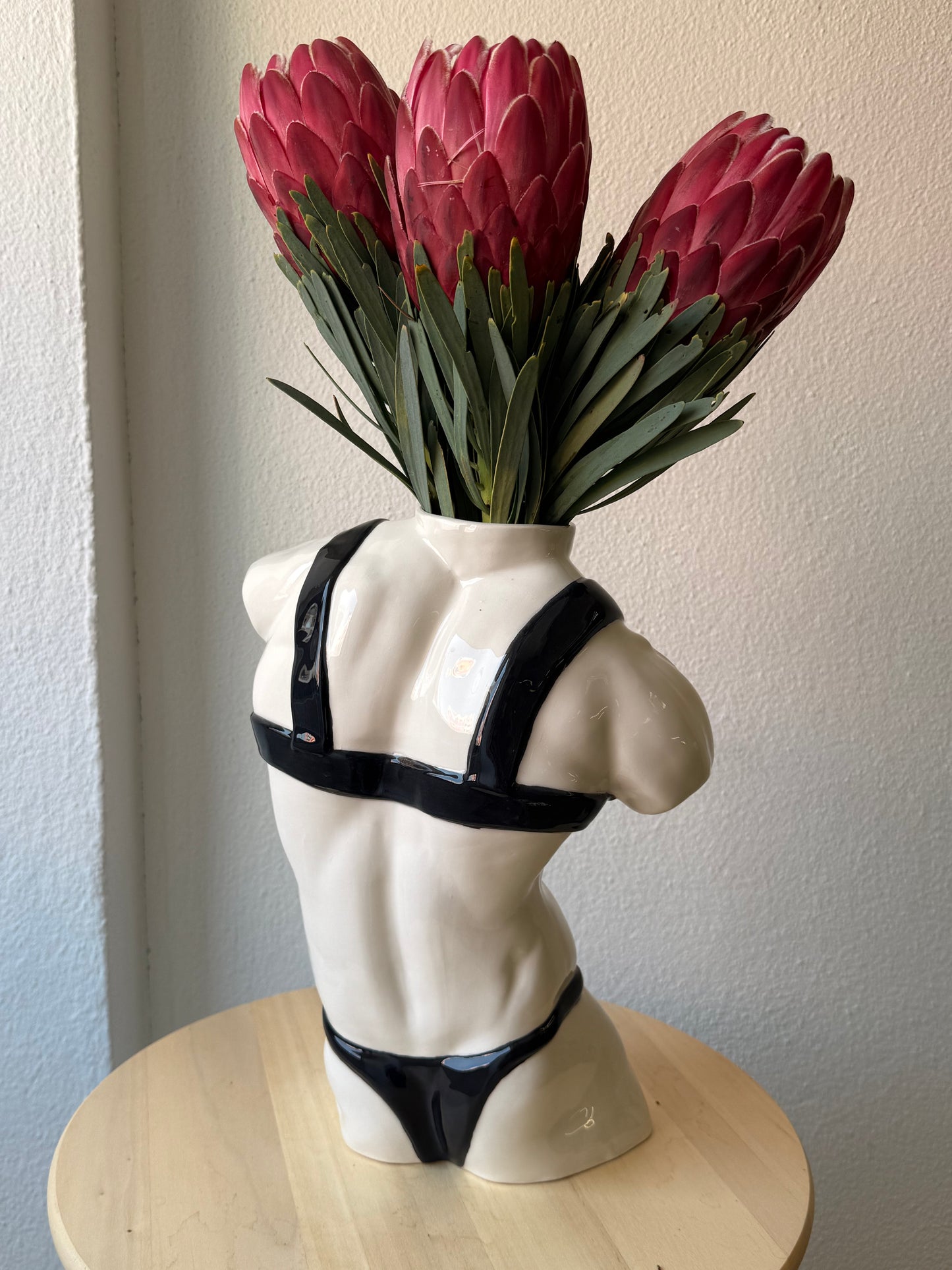 Ceramic vase “Apollo with straps”