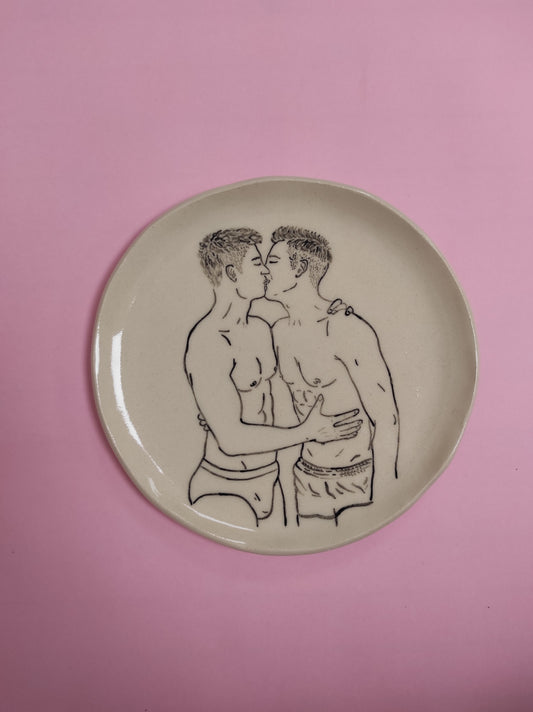 Decorative plate «The kiss»