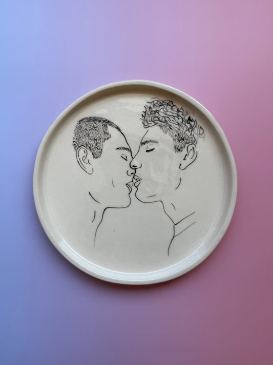 Plate “Kiss”