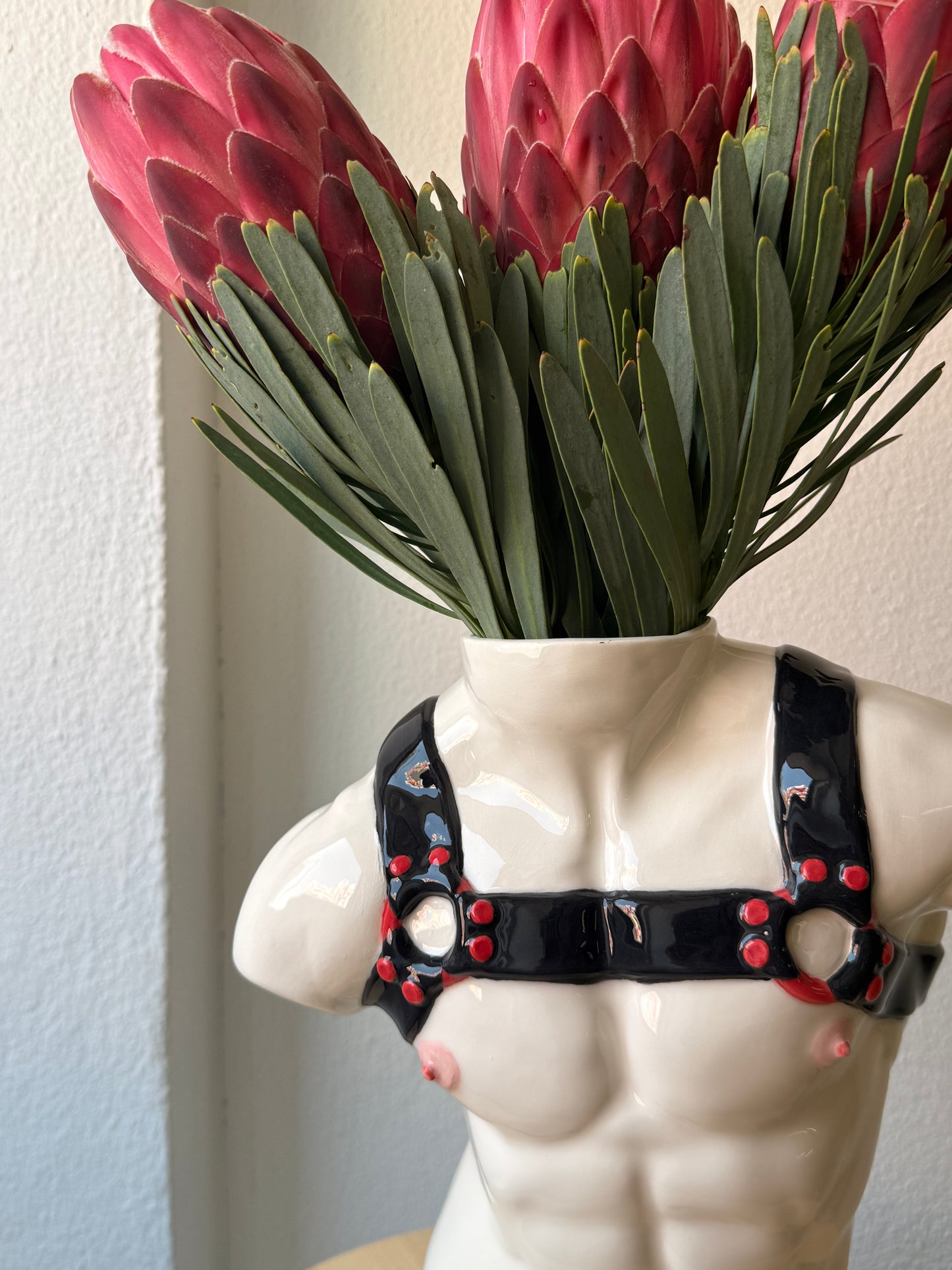 Ceramic vase “Apollo with straps”